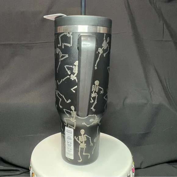 HydraPeak 2024 Stainless Steel Halloween Black & Silver Skeleton 40 OZ. Tumbler - Picture 3 of 12